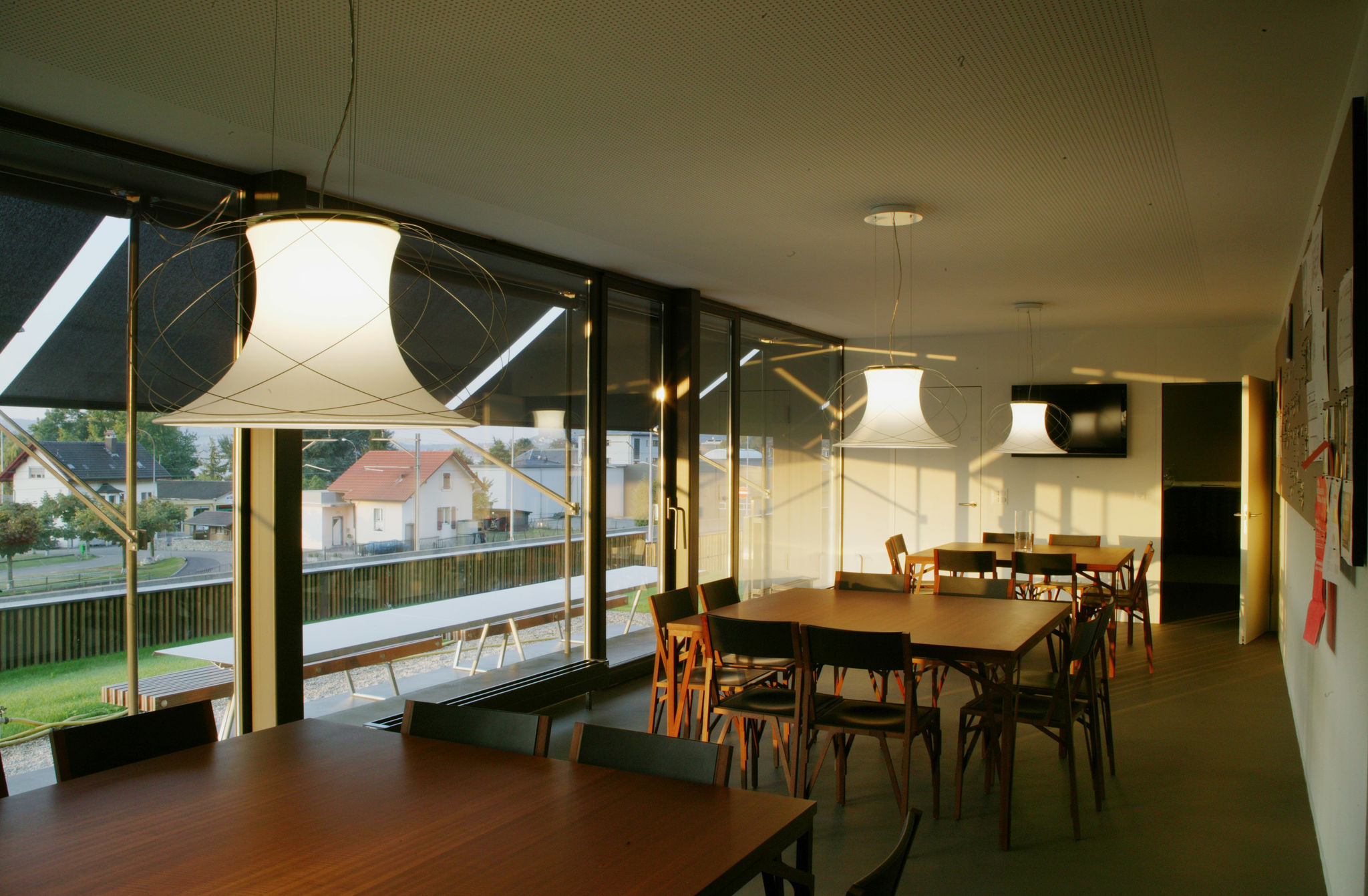studio-de-design-interdisciplinaire-le-mo-tel-si-ge-de-atelier-o